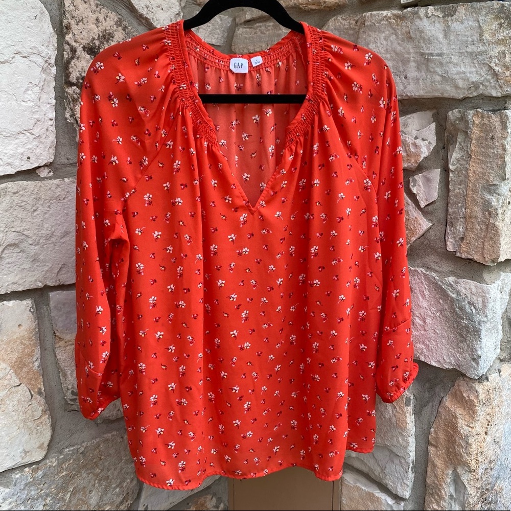 Flowy floral Gap top